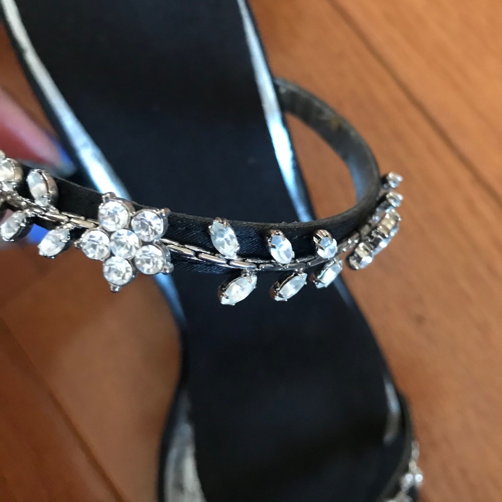 Shoes - Picture 5 of 6